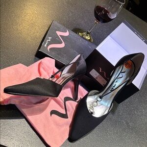 NWT NIB Rhinestone Crystals Strappy Silver Black Satin Luster Pointed Toe Shoes